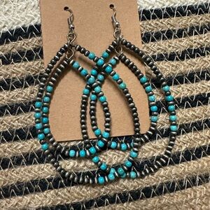 NEW Turquoise & Bronze Boho Beaded Earrings 🖤